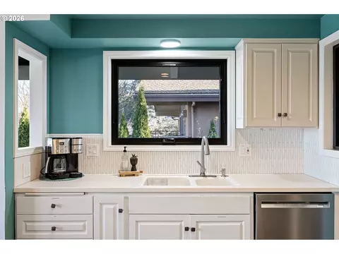 Kitchen - 2430 Wilson Dr, Eugene, OR 97405 photo 3 of 9
