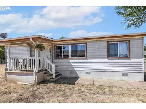 310 Pitney Ln #25, Junction City, OR 97448