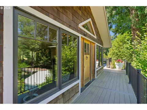 1046 SW Palatine St, Portland, OR 97219