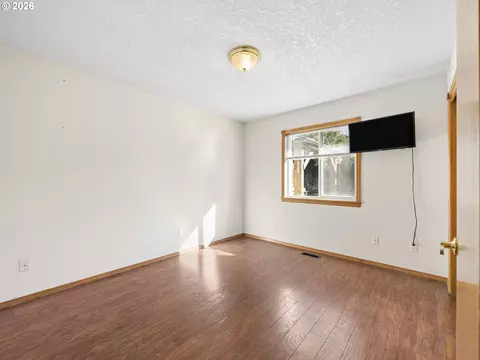 Bedroom - 3244 SE 24th Ter, Gresham, OR 97080 photo 6 of 7