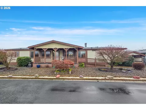 1200 E Central Ave #84, Sutherlin, OR 97479