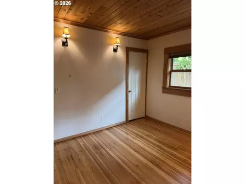 Bedroom - 2359 Columbia St, Eugene, OR 97403 photo 1 of 2