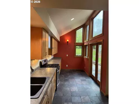 Kitchen - 2359 Columbia St, Eugene, OR 97403 photo 2 of 3