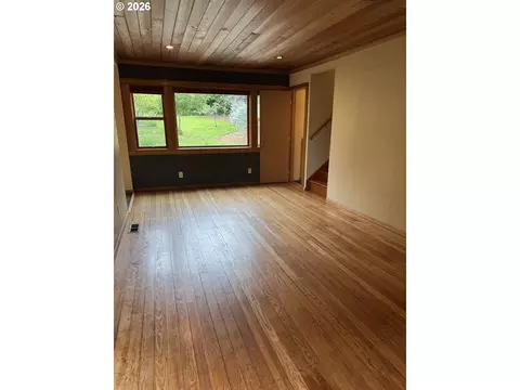 Living - 2359 Columbia St, Eugene, OR 97403 photo 5 of 7