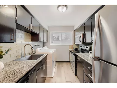 Kitchen - 1312 NE Hogan Dr #164, Gresham, OR 97030 photo 1 of 1