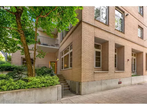 1120 NW Northrup St #102, Portland, OR 97209
