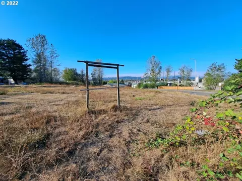 2075 NE 240th Ave, Wood Village, OR 97060