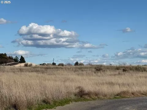 1825 W Highland Ave, Hermiston, OR 97838