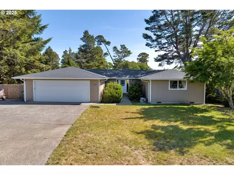 1588 20th St, Florence, OR 97439
