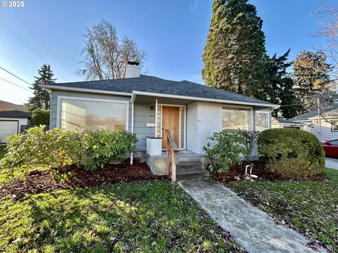 1532 E 10th St, The Dalles, OR 97058