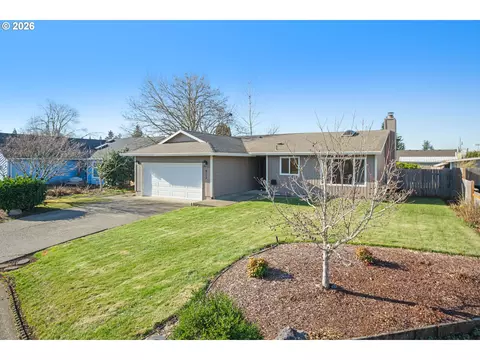 913 S Fir Ct, Canby, OR 97013