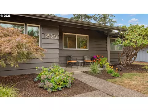 1825 SW Glenview Ave, Portland, OR 97225