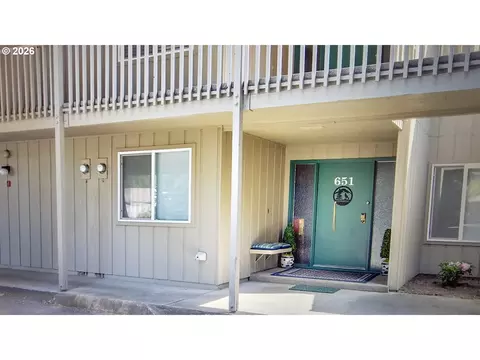 68651 E Bowmans Cir, Welches, OR 97067