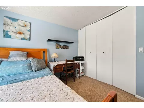 Bedroom - 60 NE 23rd St, Gresham, OR 97030 photo 5 of 5