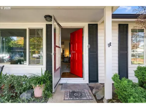 Entry Way - 60 NE 23rd St, Gresham, OR 97030 photo 1 of 2