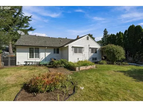 Exterior - 60 NE 23rd St, Gresham, OR 97030 photo 10 of 13