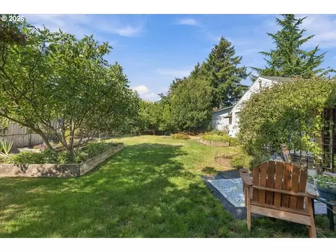 Exterior - 60 NE 23rd St, Gresham, OR 97030 photo 9 of 13
