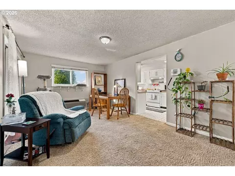 Living - 60 NE 23rd St, Gresham, OR 97030 photo 4 of 4