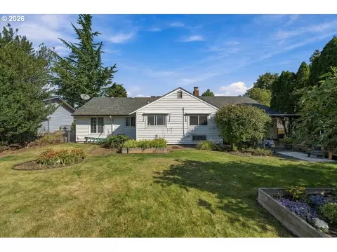 Exterior - 60 NE 23rd St, Gresham, OR 97030 photo 11 of 13