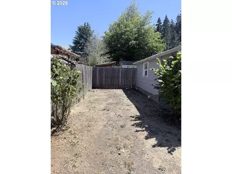 Exterior - 2461 Potter St, Eugene, OR 97405 photo 1 of 12