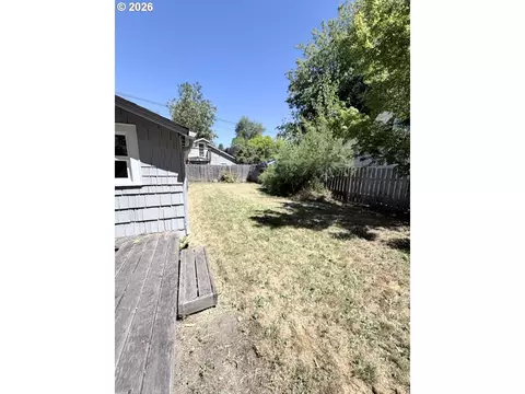 Exterior - 2461 Potter St, Eugene, OR 97405 photo 9 of 12