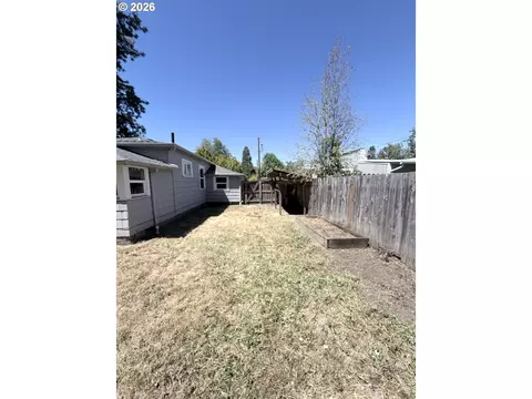 Exterior - 2461 Potter St, Eugene, OR 97405 photo 11 of 12