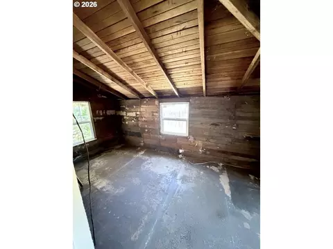 Bedroom - 2461 Potter St, Eugene, OR 97405 photo 2 of 5