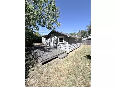 Exterior - 2461 Potter St, Eugene, OR 97405 photo 6 of 12