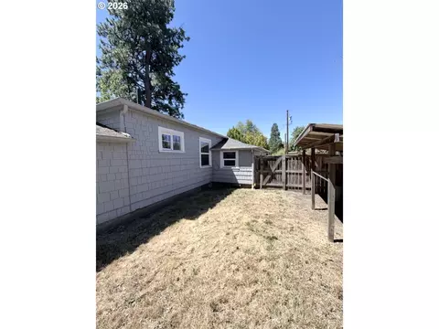Exterior - 2461 Potter St, Eugene, OR 97405 photo 12 of 12
