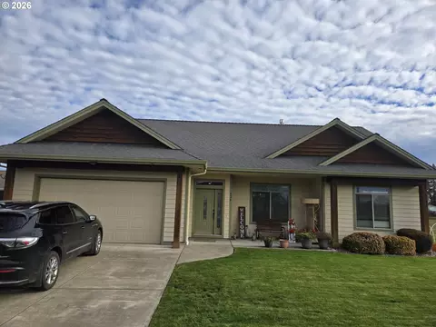 424 13th St, Aumsville, OR 97325