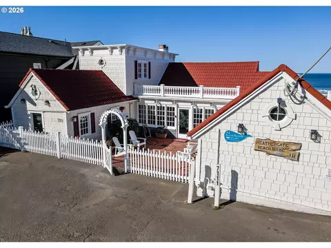 7111 NW Logan Rd, Lincoln City, OR 97367