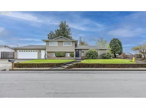 2592 Dumas Dr, Springfield, OR 97477 photo 1