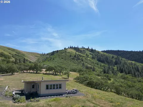 118 S Prairie Rd, Lyle, WA 98635