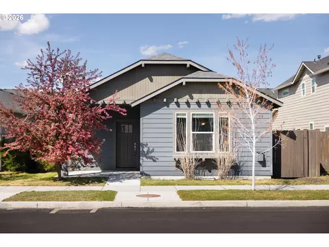 2557 NW Spruce Pl, Redmond, OR 97756