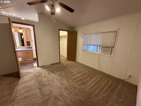 369 Lacasa St, Eugene, OR 97402 photo 7