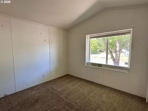 369 Lacasa St, Eugene, OR 97402 photo 15