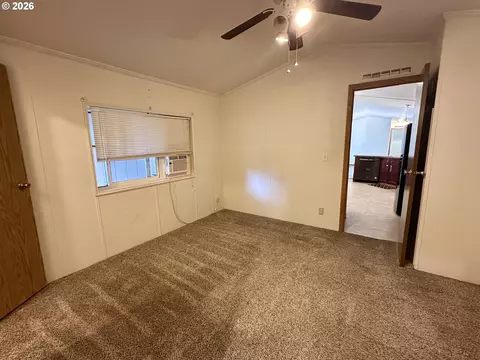 369 Lacasa St, Eugene, OR 97402 photo 12