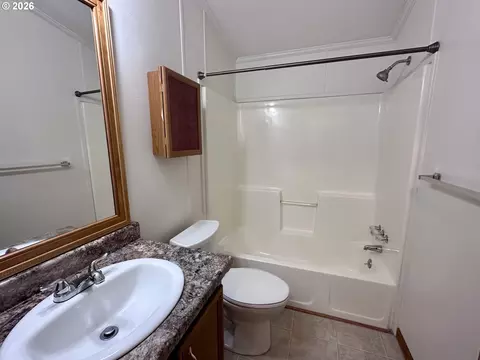 369 Lacasa St, Eugene, OR 97402 photo 18
