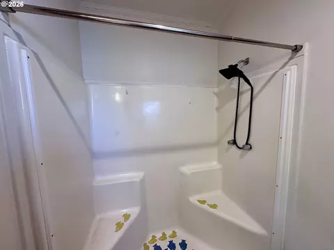 369 Lacasa St, Eugene, OR 97402 photo 11