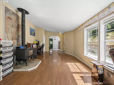 Living - 53295 E Marmot Rd, Sandy, OR 97055 photo 3 of 3