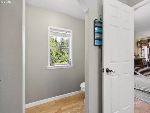 Entry Way - 53295 E Marmot Rd, Sandy, OR 97055 photo 3 of 4