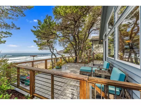 5 College Ave, Manzanita, OR 97130