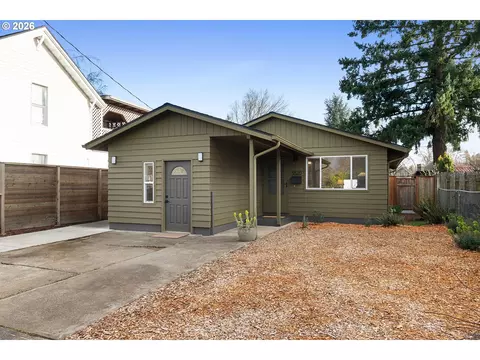 5520 SE Reedway St, Portland, OR 97206