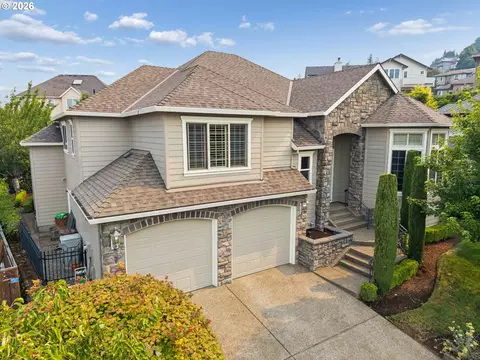 9506 SE Hunters Bluff Ave, Happy Valley, OR 97086