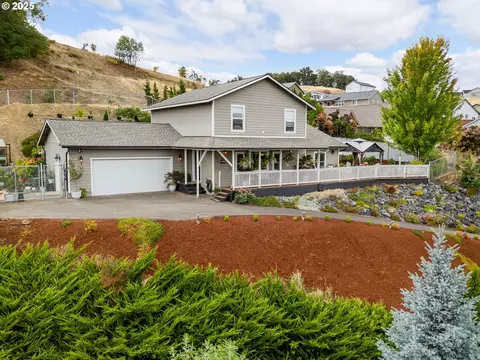 129 Summerwood St, Roseburg, OR 97471