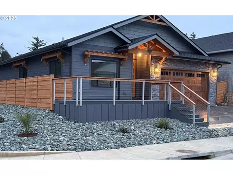 1337 Nautical Heights Dr, Brookings, OR 97415