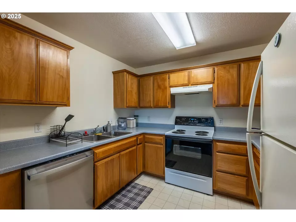 R R Rentals North Bend