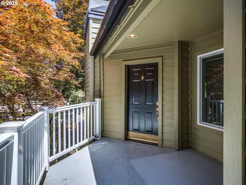 5057 Foothills Dr #G, Lake Oswego, OR 97034