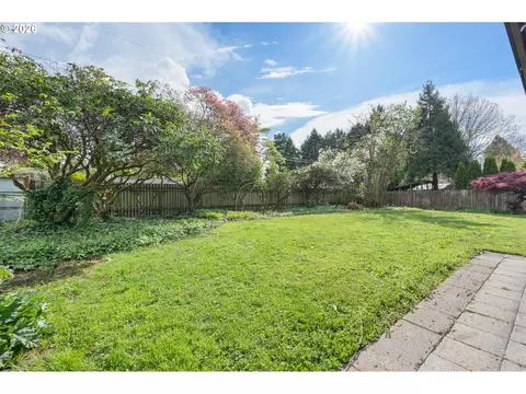 Exterior - 230 River Loop 2, Eugene, OR 97404 photo 5 of 10