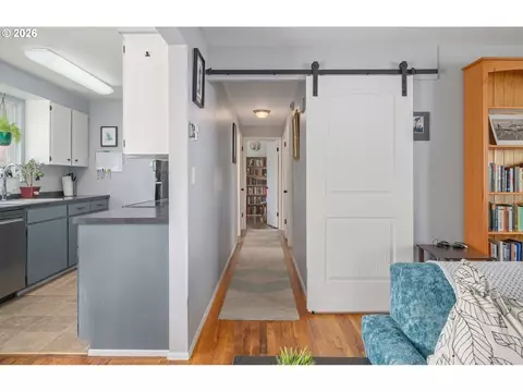 Entry Way - 230 River Loop 2, Eugene, OR 97404 photo 2 of 2